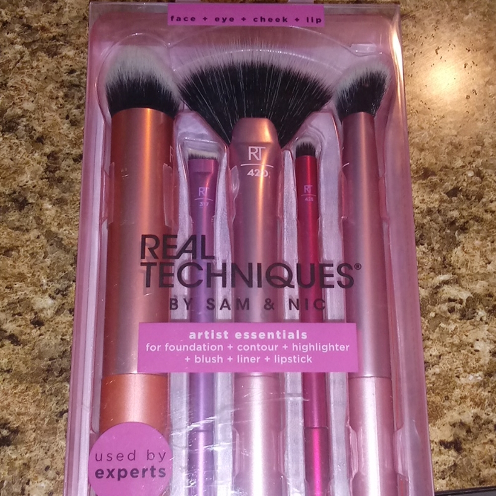 Real techniques face eye cheek lip brush set